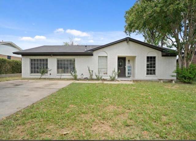 Property at 605 Neptune Dr, Denton, TX 76209, 3 beds, 2 baths