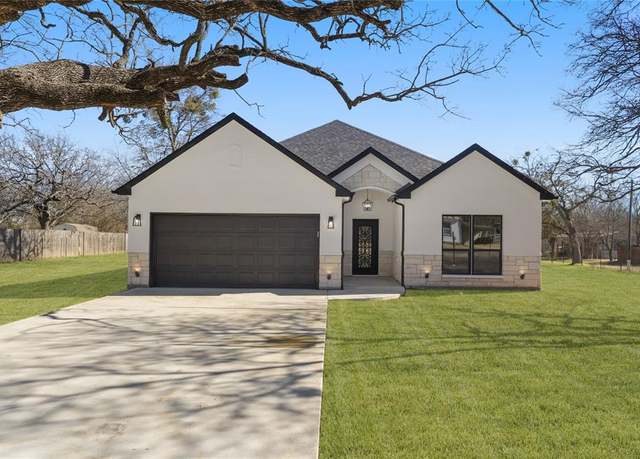 Property at 1005 S Fannin St, Alvarado, TX 76009, 4 beds, 2 baths