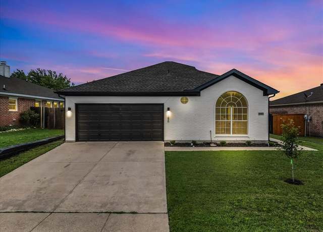 Property at 6386 Riverwater Trl, Fort Worth, TX 76179, 3 beds, 2 baths