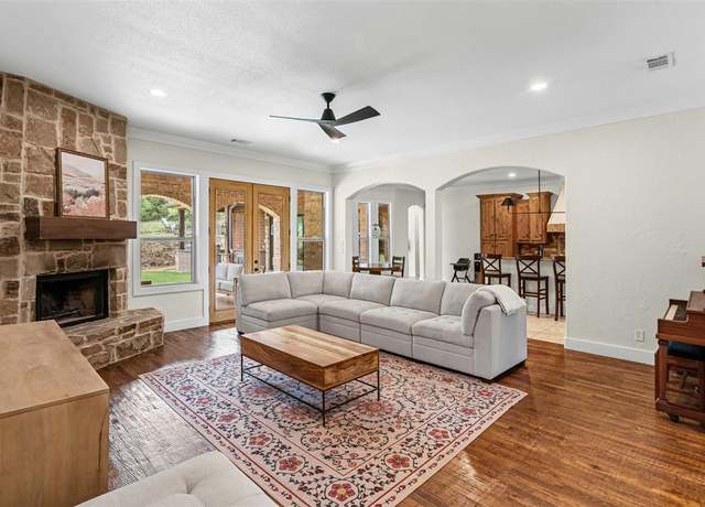 Property at 151 Crooked Creek Ln, Aledo, TX 76008, 5 beds, 5.5 baths