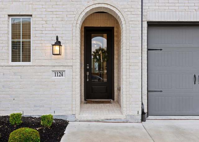 Property at 1124 Queensdown Way, Forney, TX 75126, 3 beds, 2.5 baths