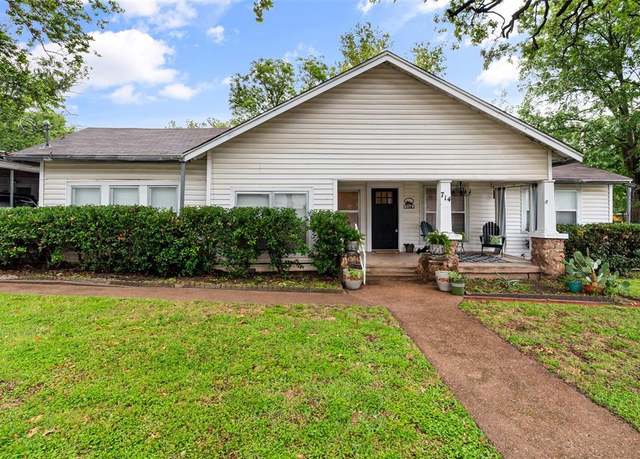 Property at 714 W Ball St, Weatherford, TX 76086, 3 beds, 2.5 baths