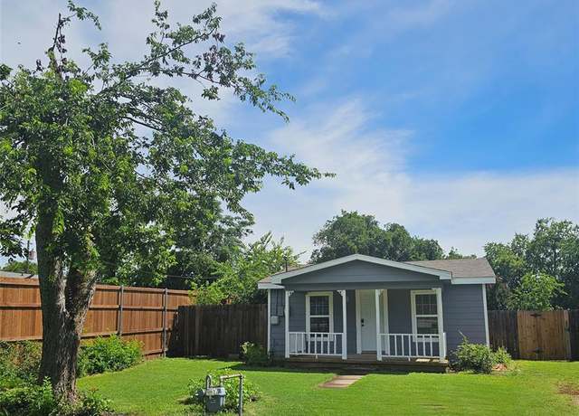 Property at 511 W Lake St, Krum, TX 76249, 3 beds, 2 baths