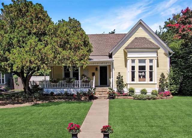 Property at 704 Parker St, Mckinney, TX 75069, 3 beds, 2 baths