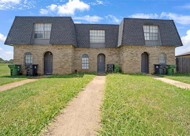 Property at 2744 Saint George Pl, Arlington, TX 76015, 6 beds, 4.5 baths