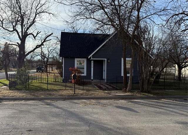 Property at 1516 S Frio St, Coleman, TX 76834, 2 beds, 1 bath