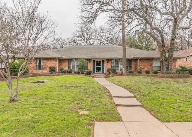 Property at 2715 Lincoln Dr, Arlington, TX 76006, 4 beds, 3 baths