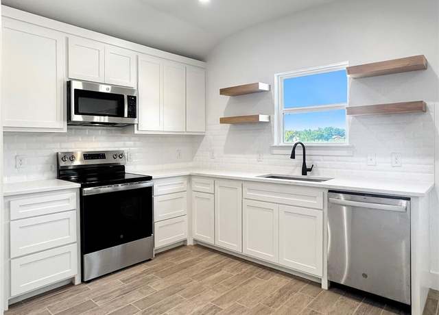 Property at 811 SW 16th St, Mineral Wells, TX 76067, 3 beds, 2 baths