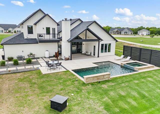 Property at 130 Nicholas Way, Decatur, TX 76234, 3 beds, 2.5 baths