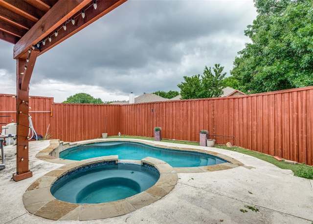 Property at 10200 Napa Valley Dr, Frisco, TX 75035, 3 beds, 2 baths