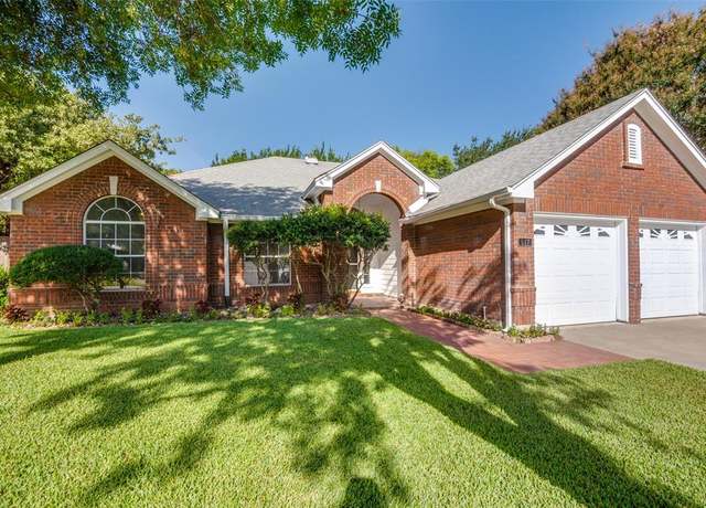 Property at 517 Aurora Ct, Euless, TX 76039, 4 beds, 2 baths