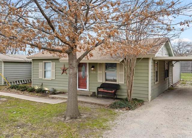 Property at 4618 W Lake Highlands Dr, The Colony, TX 75056, 4 beds, 2 baths