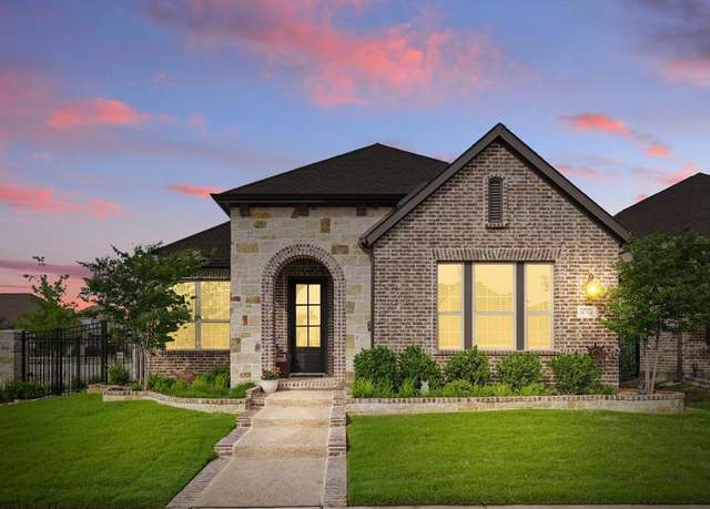 Property at 4760 Kings Garden Pkwy, Arlington, TX 76005, 3 beds, 2 baths