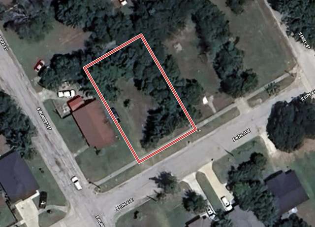 Property at 1302 E 6th Ave, Corsicana, TX 75110