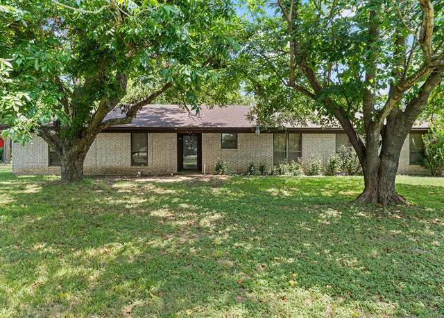 Property at 613 N Old Robinson Rd, Waco, TX 76706, 4 beds, 3 baths