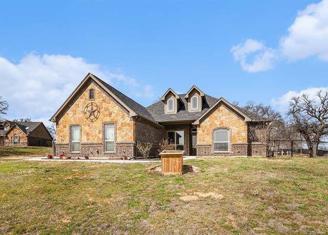 Property at 136 Clara Lee Ln, Springtown, TX 76082, 5 beds, 3 baths