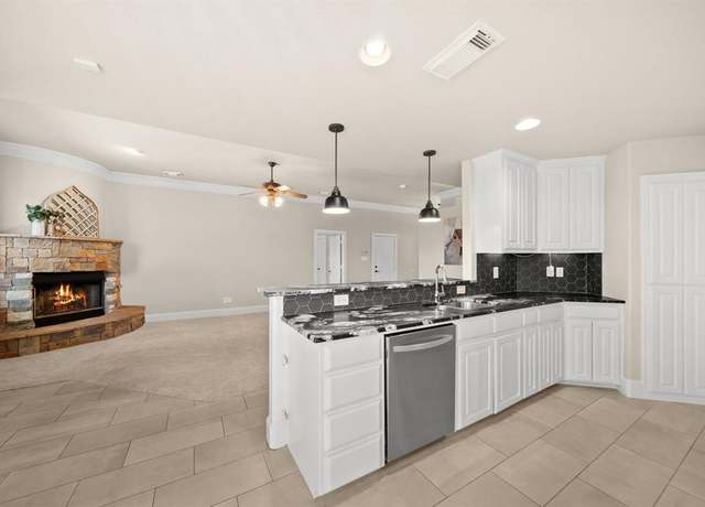 Property at 816 Ridgecrest Ct, Aubrey, TX 76227, 3 beds, 2 baths
