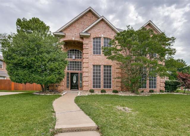 Property at 328 Cottonwood Ln, Hurst, TX 76054, 4 beds, 3.5 baths