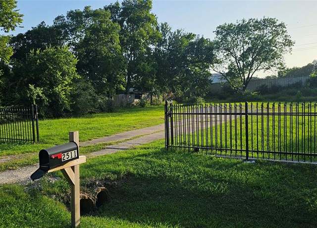 Property at 2511 Lora Ln, Balch Springs, TX 75180
