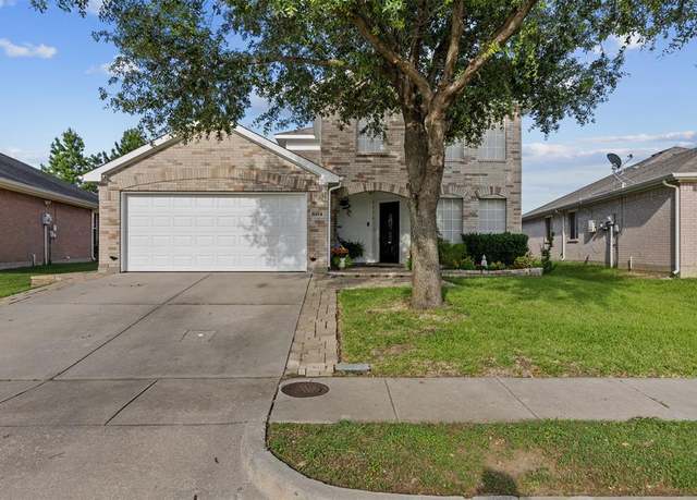 Property at 5574 Mandarin Way, Dallas, TX 75249, 4 beds, 2.5 baths