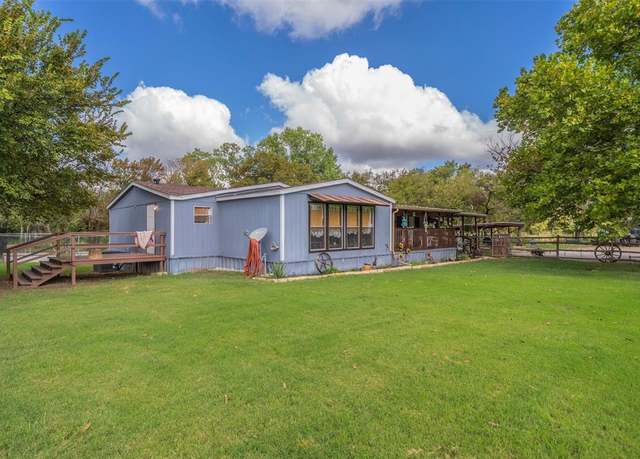 Property at 955 Tiffany St, Reno, TX 76020, 3 beds, 2 baths