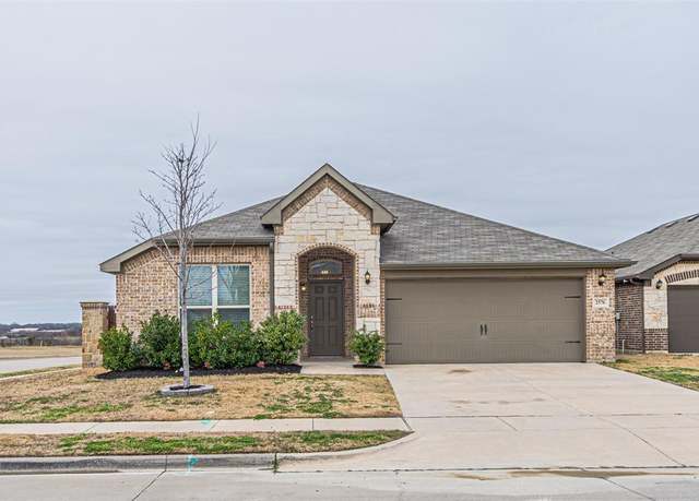 Property at 2576 Hadley St, Weatherford, TX 76087, 4 beds, 2 baths