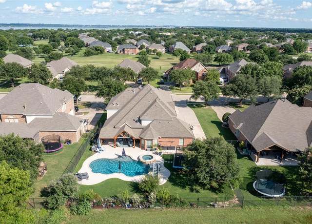 Property at 10417 Broadmoor Ln, Rowlett, TX 75089, 5 beds, 3.5 baths