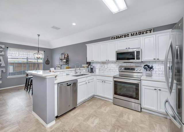 Property at 213 Rockbrook Dr, Wylie, TX 75098, 3 beds, 2 baths