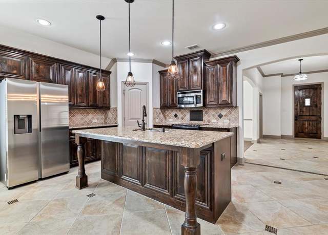 Property at 945 Lake Meadow Ln, Little Elm, TX 75068, 4 beds, 2 baths