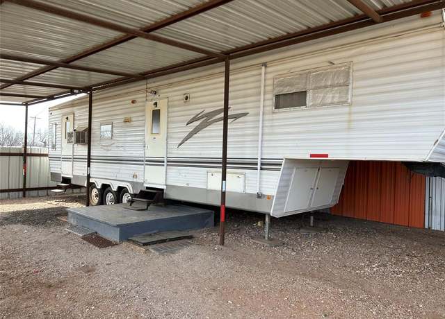 Property at 244 NE Avenue A, Hamlin, TX 79520, 1 bed, 1 bath