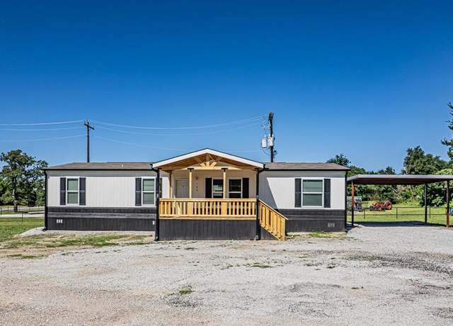 Property at 105 Beaver Creek Dr, Azle, TX 76020, 4 beds, 2 baths