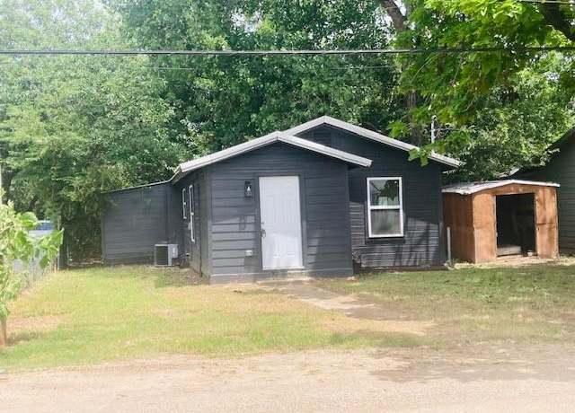 Property at 211 Stanfield Dr, Waco, TX 76705, 2 beds, 1 bath