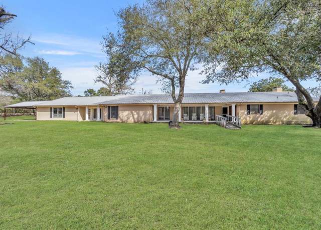 Property at 386 County Road 1711, Jacksonville, TX 75766, 4 beds, 3 baths