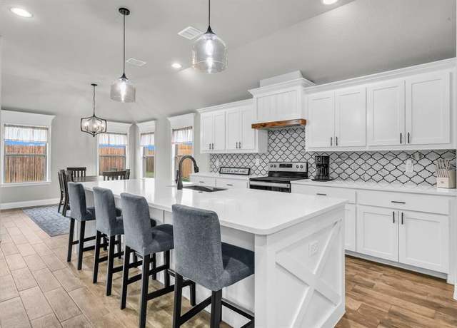 Property at 905 Rodgers Ave, Godley, TX 76044, 3 beds, 2 baths