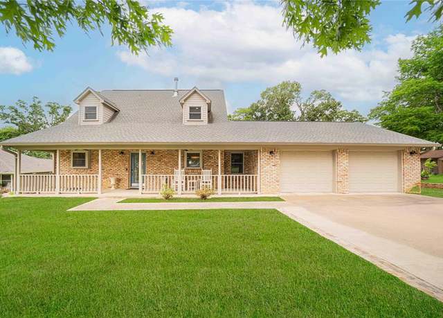 Property at 424 S County Road 4837, Winnsboro, TX 75494, 3 beds, 2.5 baths