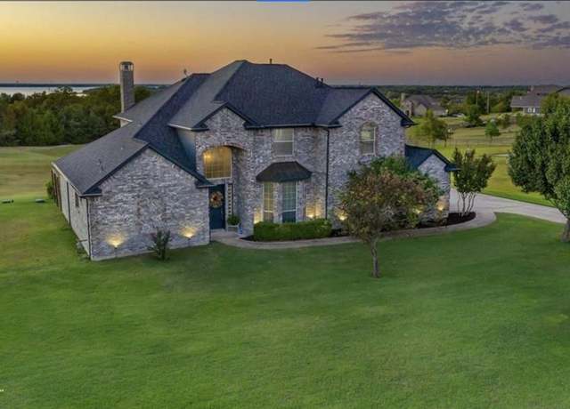 Property at 930 Lakeridge Dr, Lavon, TX 75166, 3 beds, 2.5 baths