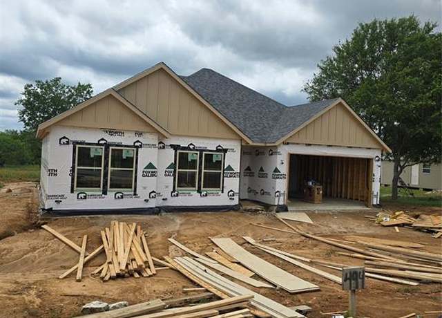 Property at 494 Cumberland Trl, Bridgeport, TX 76458, 3 beds, 2 baths