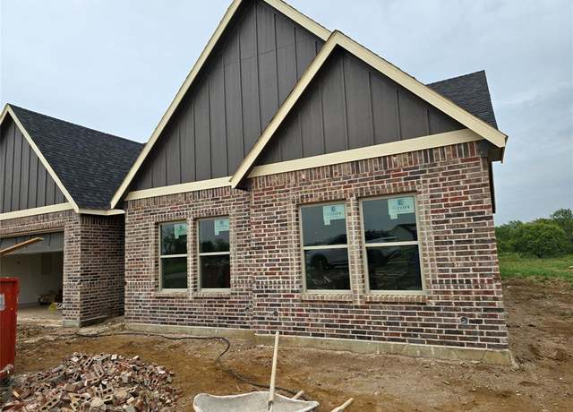 Property at 494 Cumberland Trl, Bridgeport, TX 76458, 3 beds, 2 baths
