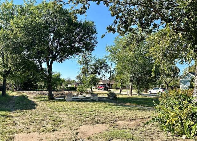 Property at 315 W Cedar St, Coleman, TX 76834