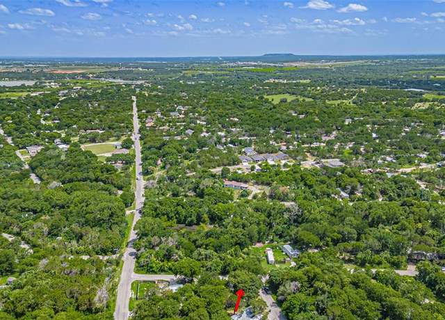 Property at 2716 Forest Park Dr, Granbury, TX 76048, 2 beds, 1 bath