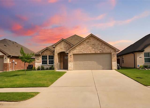 Property at 808 Tippit Ln, Greenville, TX 75402, 3 beds, 2 baths