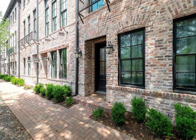 Property at 4094 Runyon Rd, Addison, TX 75001, 2 beds, 2.5 baths