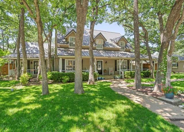 Property at 4500 Ridgecrest Dr, Arlington, TX 76017, 4 beds, 3.5 baths