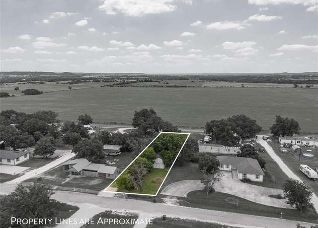 Property at 705 N 2nd St, Cranfills Gap, TX 76637