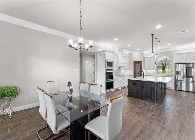 Property at 1055 Meadow Wood Ter, Azle, TX 76020, 4 beds, 2.5 baths