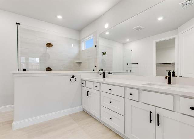 Property at 1801 Persimmon Pl, Celina, TX 75009, 5 beds, 4 baths