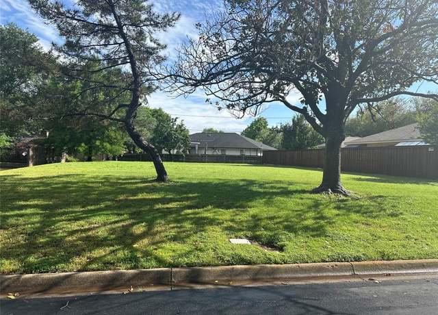 Property at 337 Circleview Dr N, Hurst, TX 76054