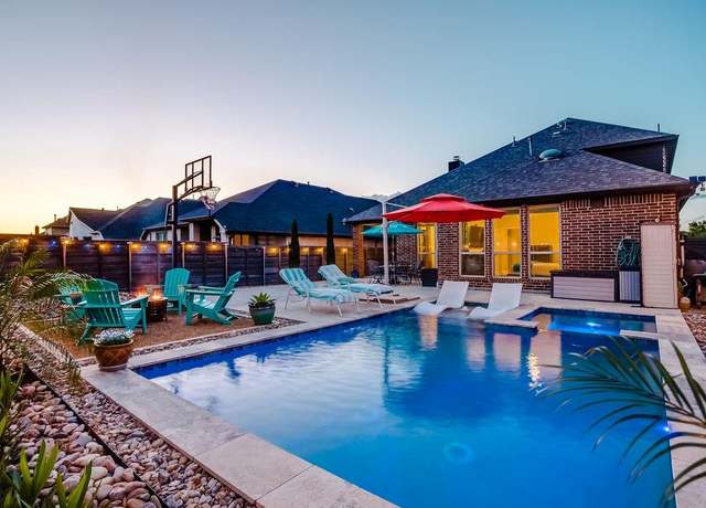 Property at 828 Parkland Dr, Little Elm, TX 76227, 4 beds, 3 baths