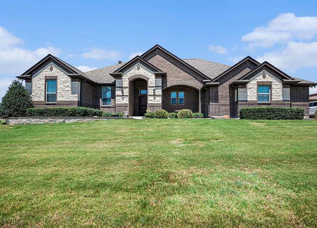 Property at 192 Owen Cir, Weatherford, TX 76087, 4 beds, 2.5 baths