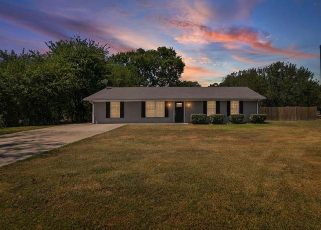 Property at 469 N 1st St, Point, TX 75472, 4 beds, 2 baths